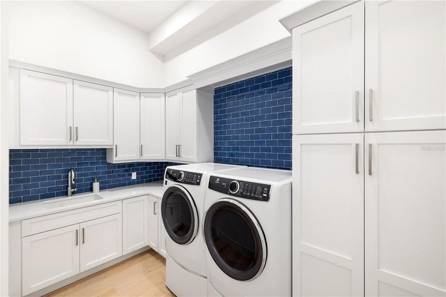 Furnished interior view inside a new home in , Sarasota (Image 49).