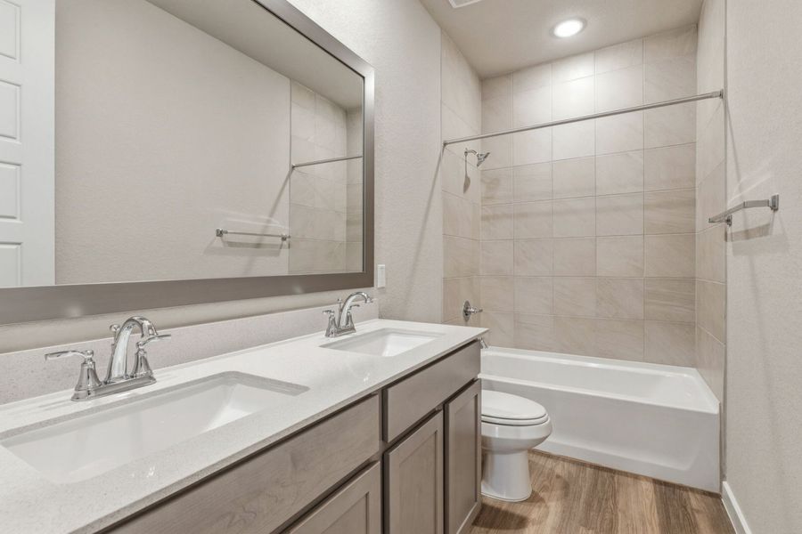 Furnished interior view inside a new home in Veranda Designer, San Antonio (Image 12).