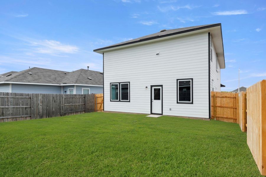 Exterior details and patio area of a home in Hymeadow, Maxwell (Image 4).