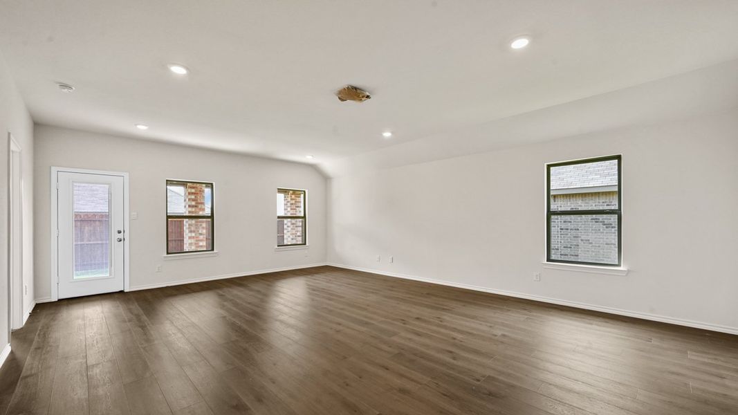 Spacious, unfurnished interior of a new home in Crane Crossing, Crandall (Image 13).