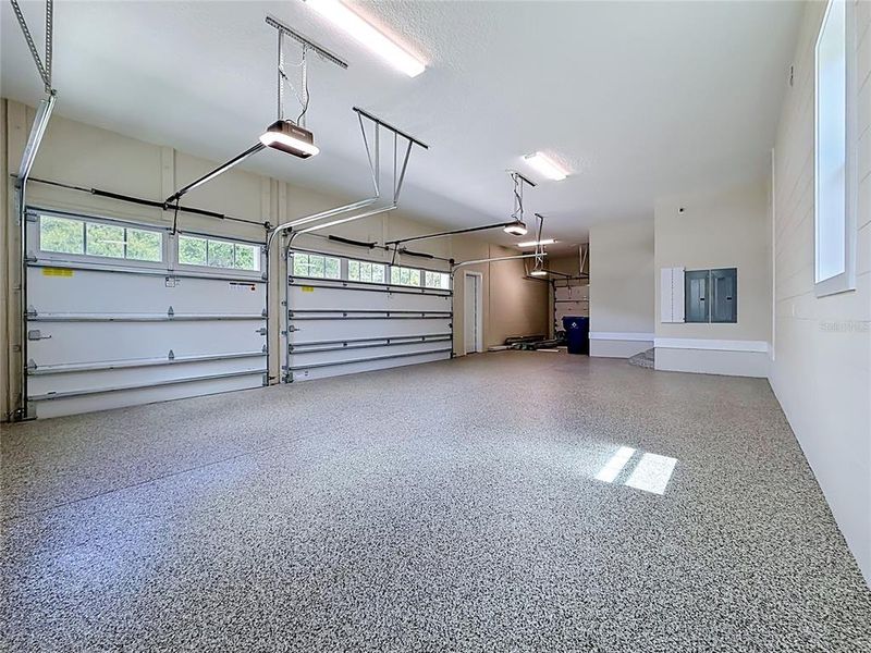 Spacious, unfurnished interior of a new home in , Howey-in-the-Hills (Image 47).