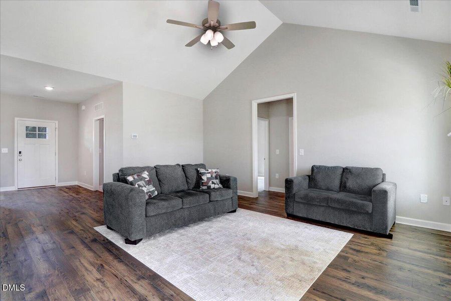 11-103 Baileys Pl-11