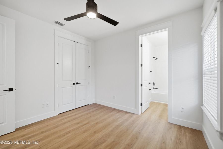 Spacious, unfurnished interior of a new home in , Jacksonville Beach (Image 53).