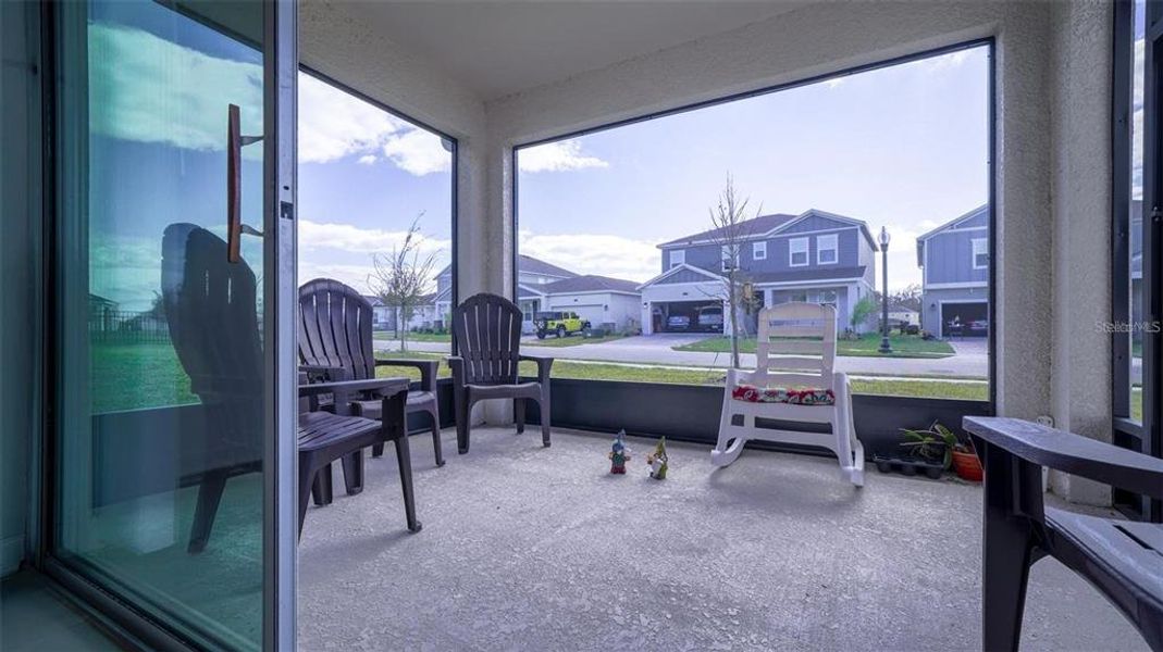 Furnished interior view inside a new home in , Davenport (Image 33).