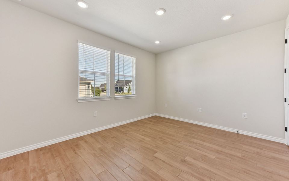 Spacious, unfurnished interior of a new home in Kissing Tree, San Marcos (Image 11).