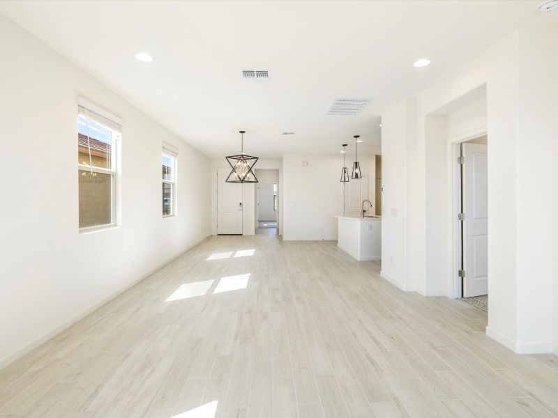 Spacious, unfurnished interior of a new home in The Preserve at Province II 55+/Active Adult, Maricopa (Image 10).