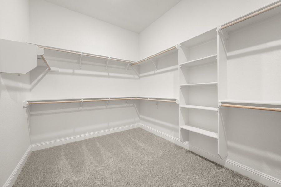 Spacious, unfurnished interior of a new home in Myrtle Creek, Waxahachie (Image 19). Spacious, unfurnished interior of a new home in Myrtle Creek, Waxahachie (Image 19).