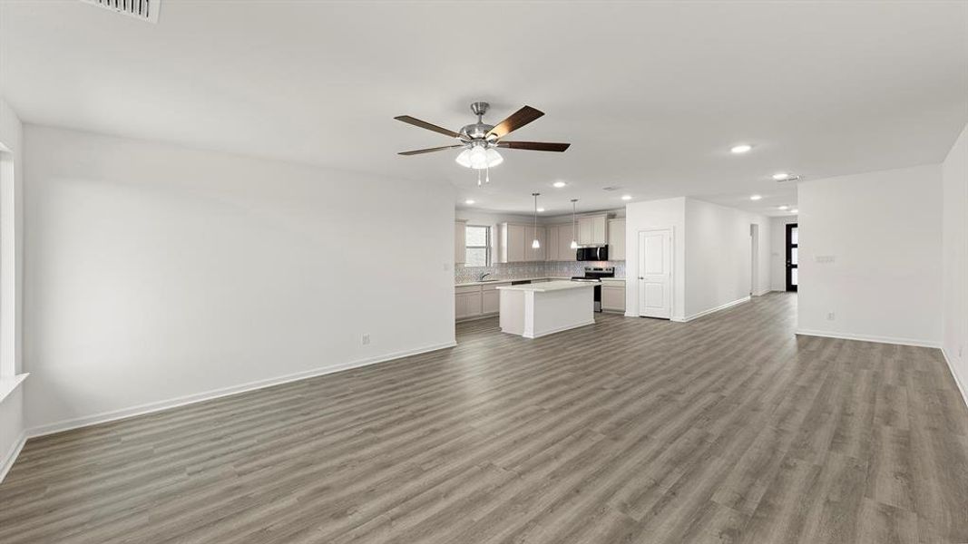 17. 2930 Wagoner - Family (3)