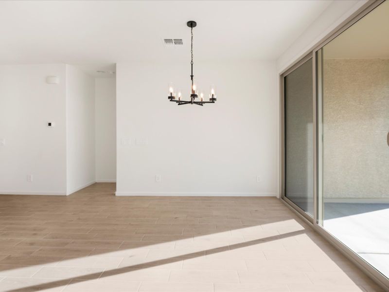 Spacious, unfurnished interior of a new home in Entrada Del Toro, Sahuarita (Image 7). Spacious, unfurnished interior of a new home in Entrada Del Toro, Sahuarita (Image 7).