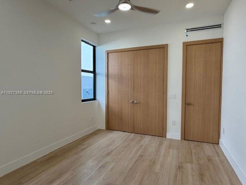 Spacious, unfurnished interior of a new home in , Fort Lauderdale (Image 46).