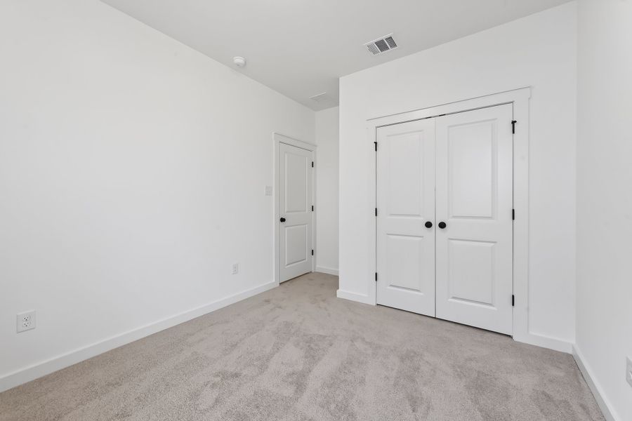 Spacious, unfurnished interior of a new home in Mostyn Springs, Magnolia (Image 27).