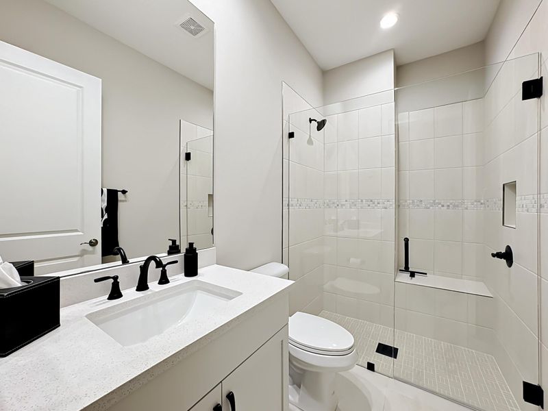 9244 SW Pinnacle Ensuite Bath 9244 SW Pinnacle Ensuite Bath