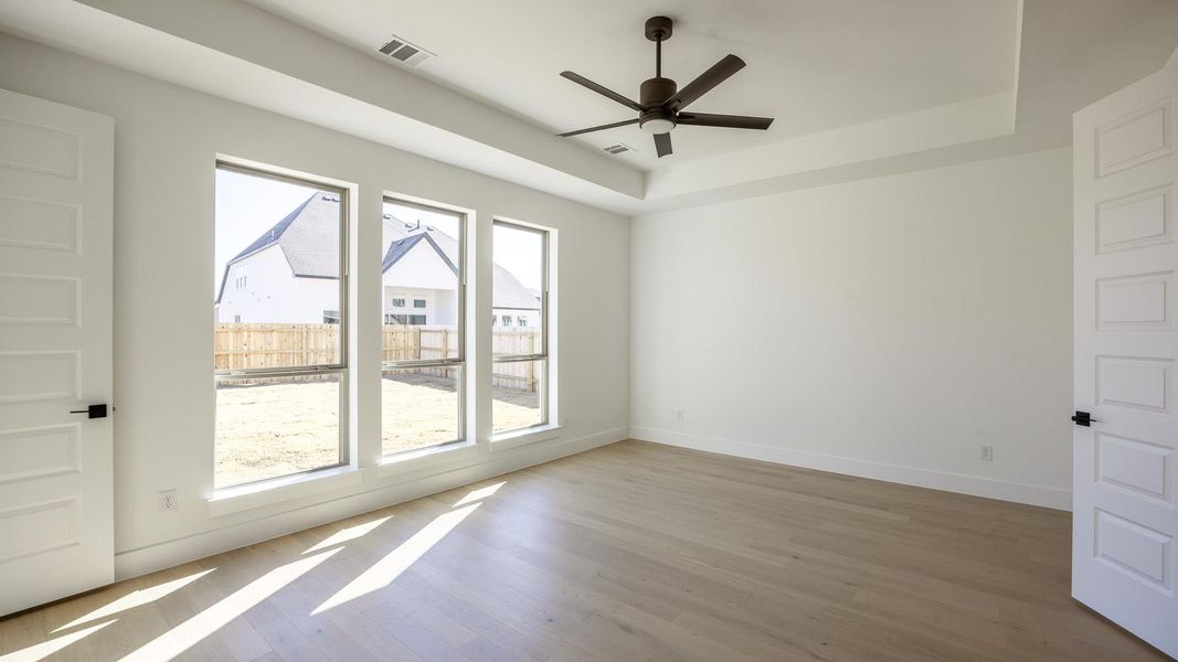 Spacious, unfurnished interior of a new home in Santa Rita Ranch - Eldorado, Liberty Hill (Image 13).