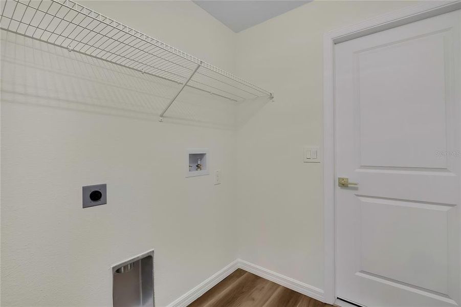 Spacious, unfurnished interior of a new home in , Crystal River (Image 37).