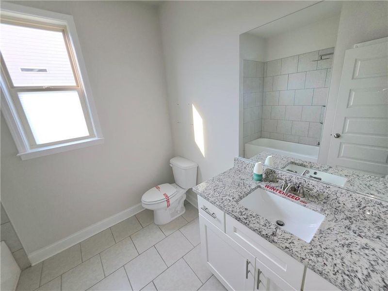 Furnished interior view inside a new home in Hellen Valley, Braselton (Image 7).
