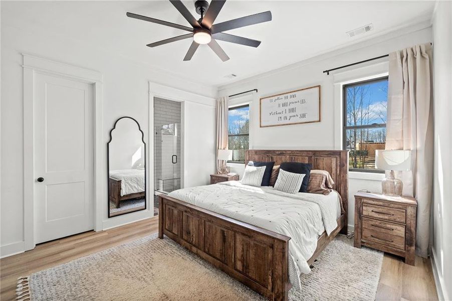 Furnished interior view inside a new home in , Dallas (Image 20).