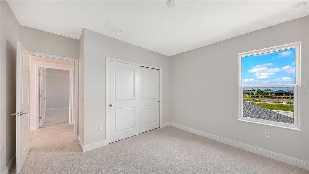 Spacious, unfurnished interior of a new home in Canoe Creek, Parrish (Image 34).