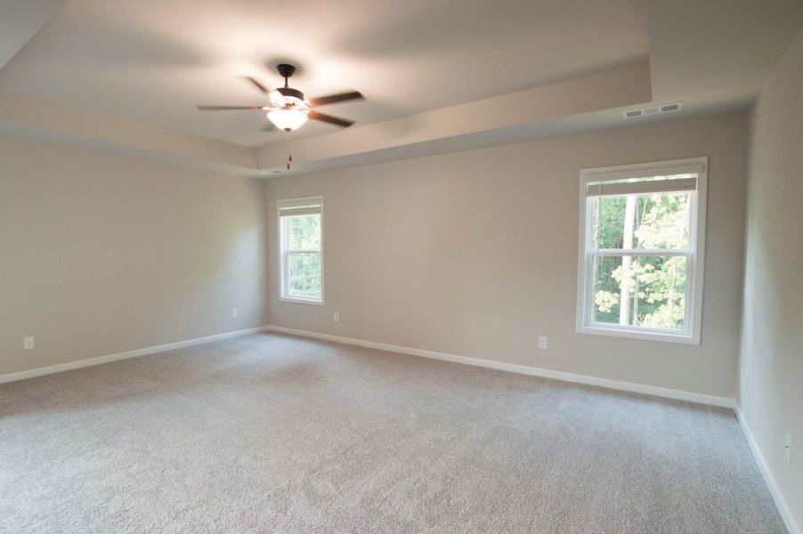 Spacious, unfurnished interior of a new home in Creekside Landing, Dallas (Image 36).