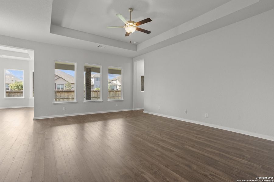 Spacious, unfurnished interior of a new home in Stillwater Ranch, San Antonio (Image 30).