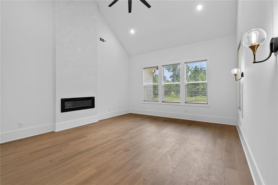 Spacious, unfurnished interior of a new home in , Bethlehem (Image 66).
