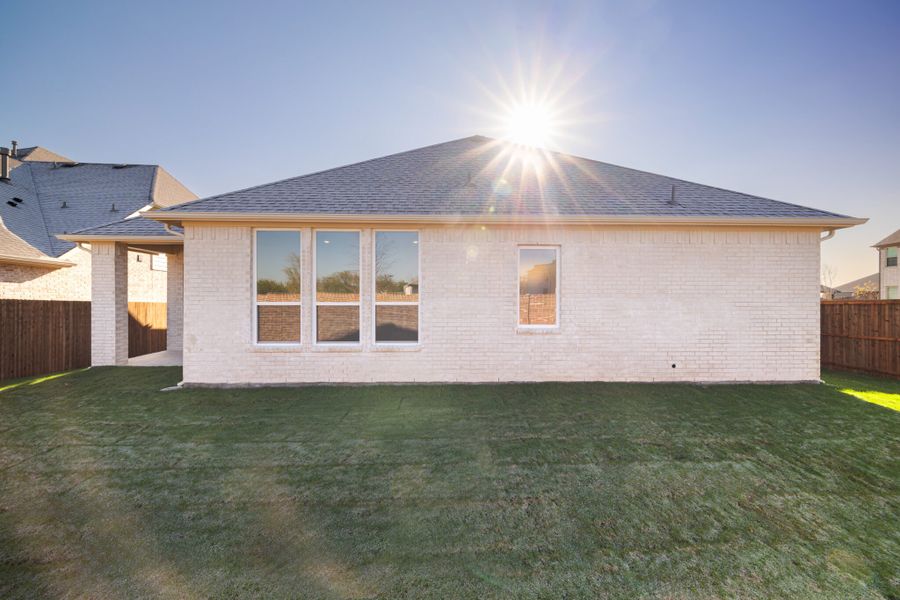 Exterior details and patio area of a home in Edgewater, Fate (Image 23).