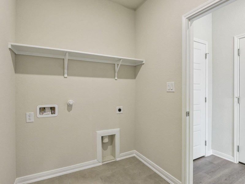Photo is not of the actual home, but is an inspirational photo of builder’s model home and may depict options, furnishings, and/or decorator features that are not included Photo is not of the actual home, but is an inspirational photo of builder’s model home and may depict options, furnishings, and/or decorator features that are not included