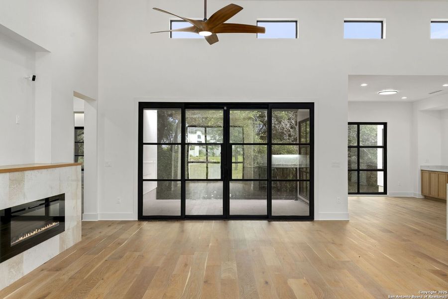 Spacious, unfurnished interior of a new home in , San Antonio (Image 18).