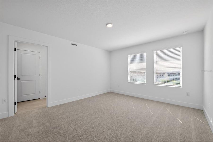 Spacious, unfurnished interior of a new home in , Winter Garden (Image 28). Spacious, unfurnished interior of a new home in , Winter Garden (Image 28).