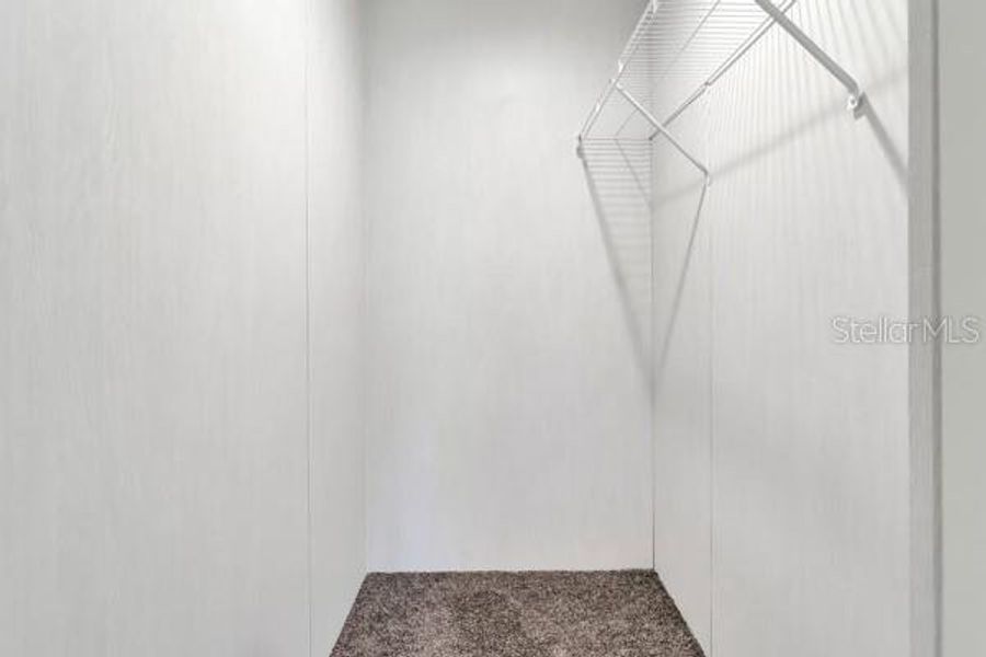 Spacious, unfurnished interior of a new home in , Crystal River (Image 16).