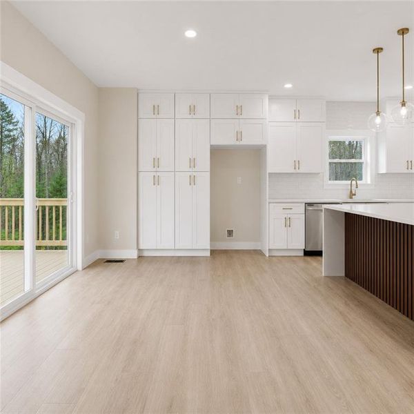 Spacious, unfurnished interior of a new home in , Mableton (Image 9).