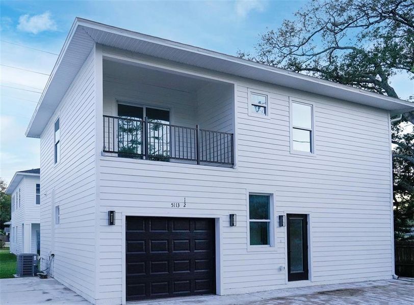 Exterior details and patio area of a home in , St. Petersburg (Image 27).