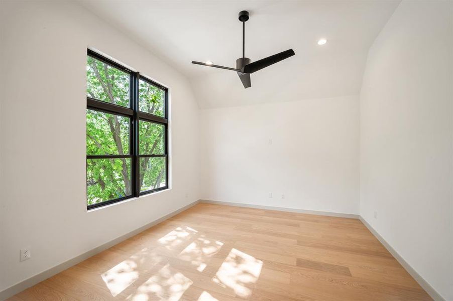 Spacious, unfurnished interior of a new home in , Dallas (Image 24).