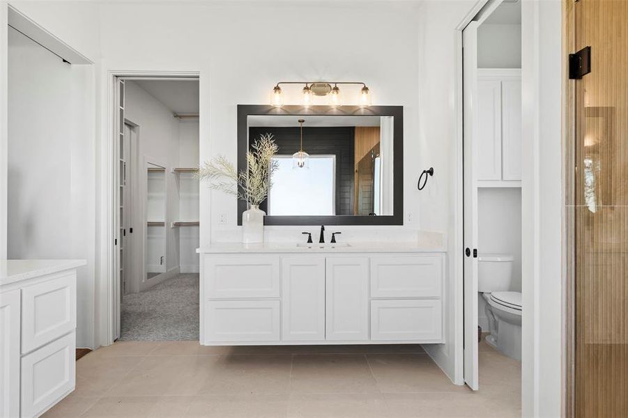 Furnished interior view inside a new home in , Maypearl (Image 16).