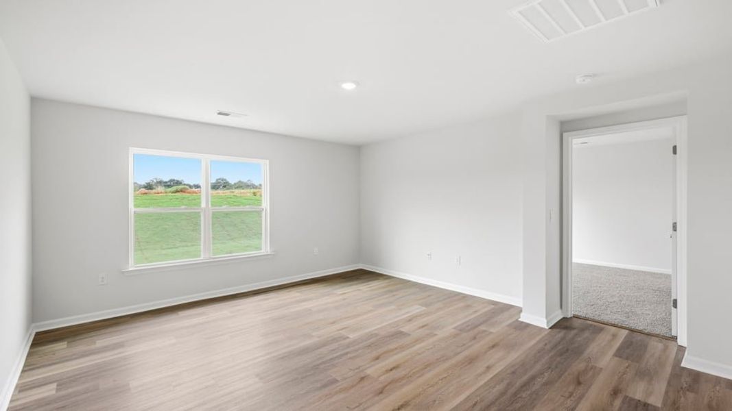 Spacious, unfurnished interior of a new home in Lakestone, Woodruff (Image 28).