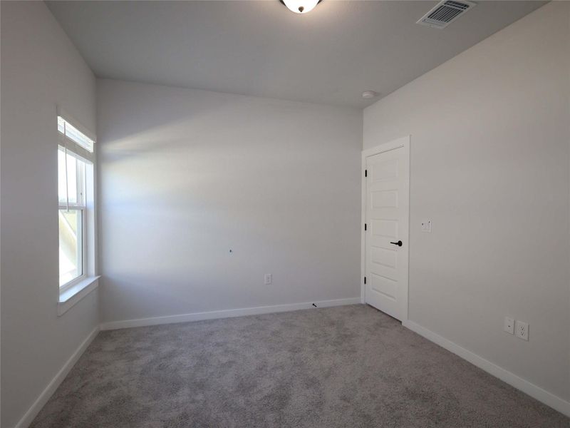 Spacious, unfurnished interior of a new home in Barksdale, Leander (Image 15).