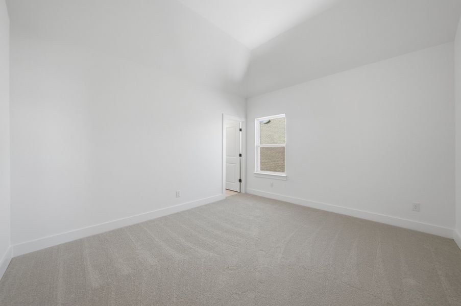 Spacious, unfurnished interior of a new home in Tavolo Park, Fort Worth (Image 36).