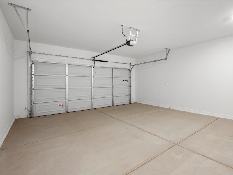 Spacious, unfurnished interior of a new home in Las Patrias at Star Valley Phase III - Premier Series, Tucson (Image 13).