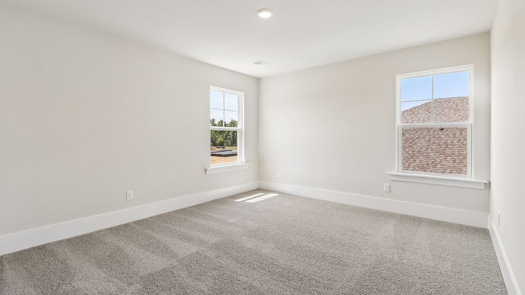 Spacious, unfurnished interior of a new home in Shell Pointe, Gilbert (Image 30).