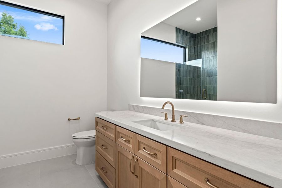 Secondary Ensuite Bath Secondary Ensuite Bath