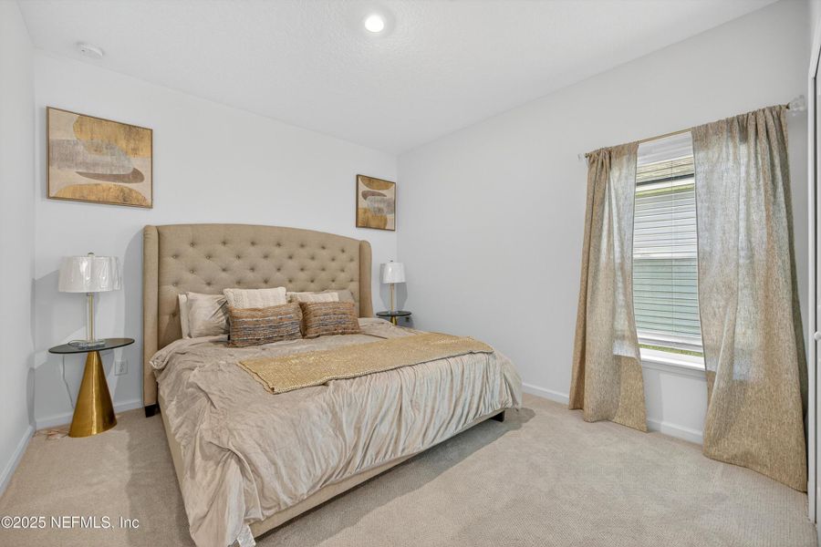 Furnished interior view inside a new home in , Middleburg (Image 39).