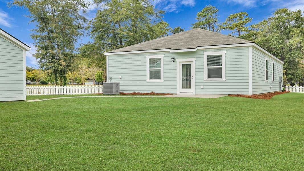 Exterior details and patio area of a home in North Shore, Summerton (Image 4).