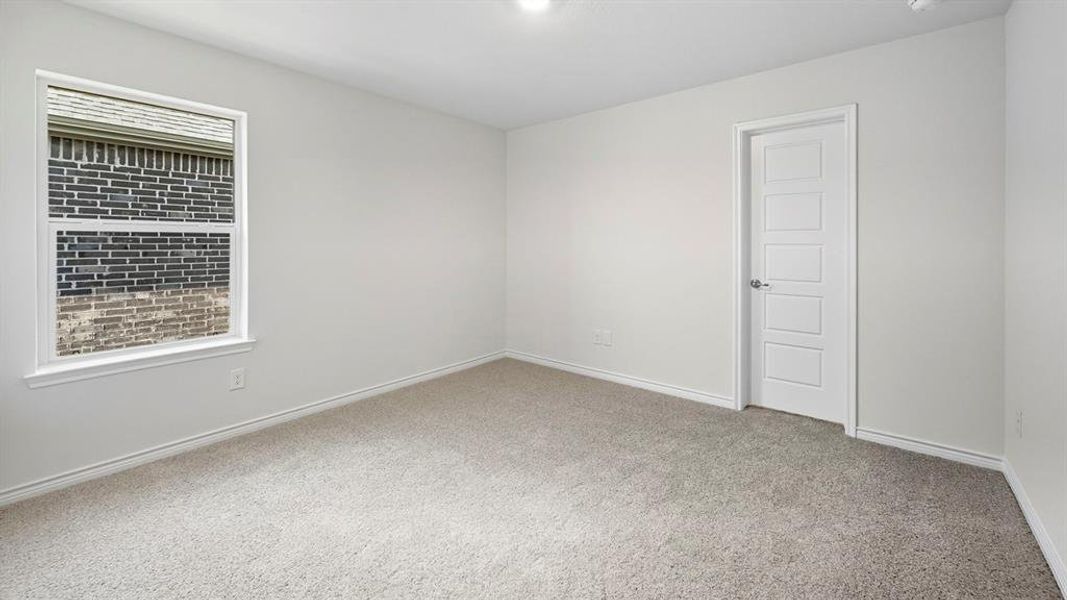 Spacious, unfurnished interior of a new home in Silverado, Aubrey (Image 31).