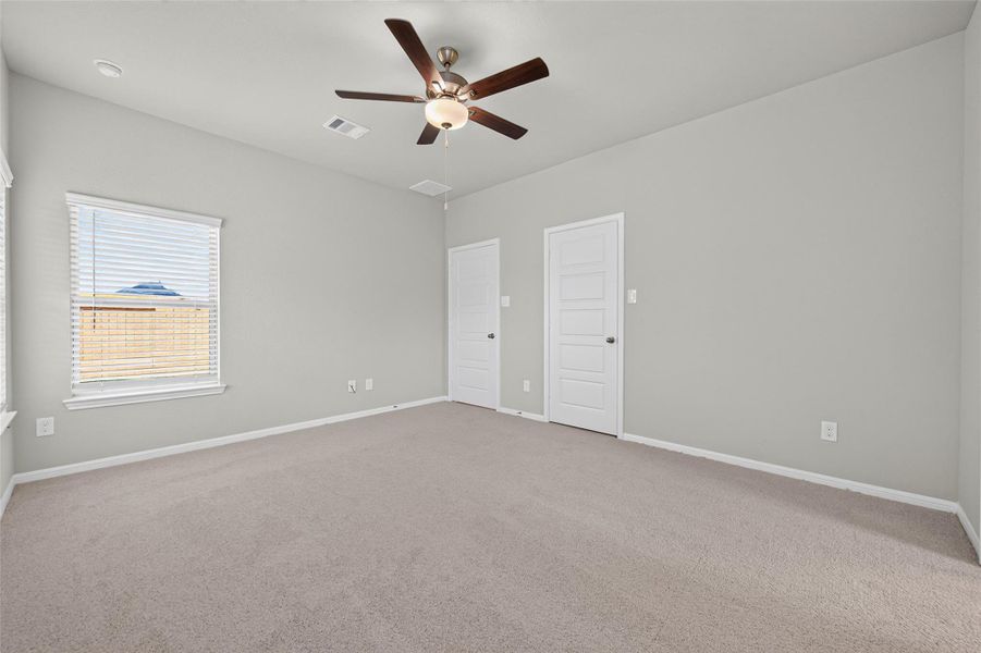 Spacious, unfurnished interior of a new home in Woodland Lakes, Huffman (Image 28).