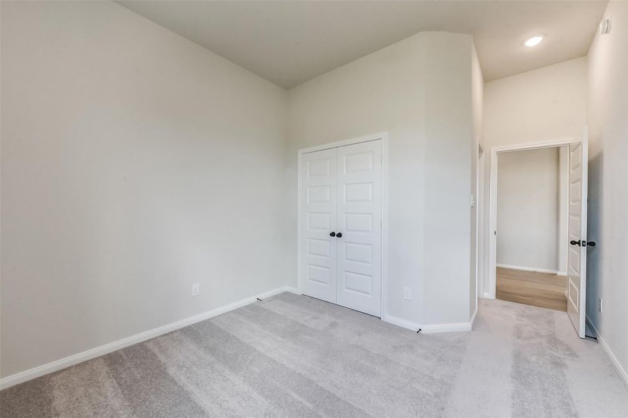 Spacious, unfurnished interior of a new home in River Ranch Meadows, Dayton (Image 19).