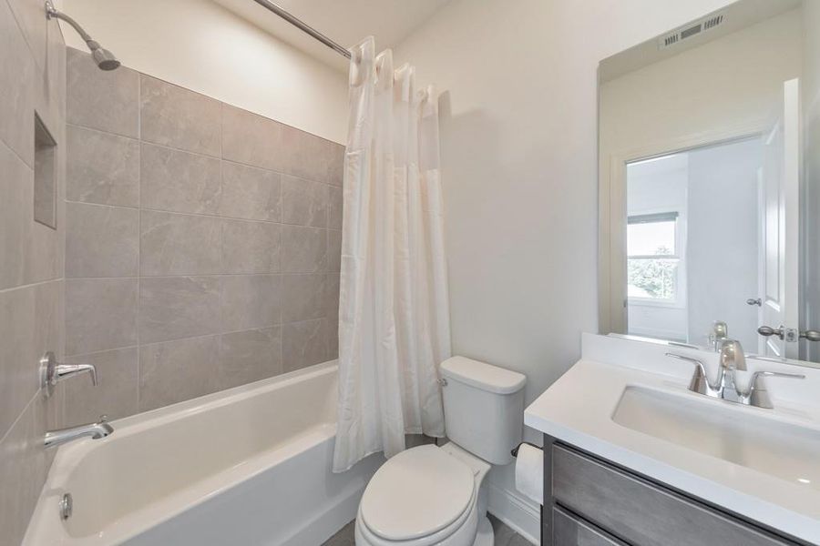 Furnished interior view inside a new home in , Woodstock (Image 46).