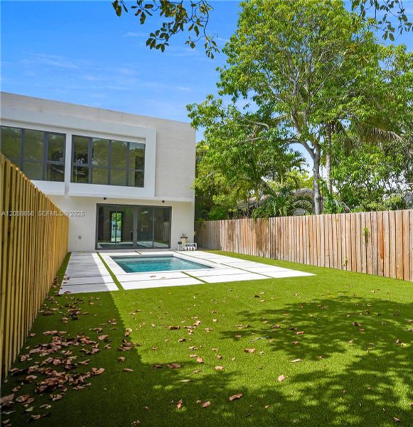 Exterior details and patio area of a home in , Miami (Image 3).