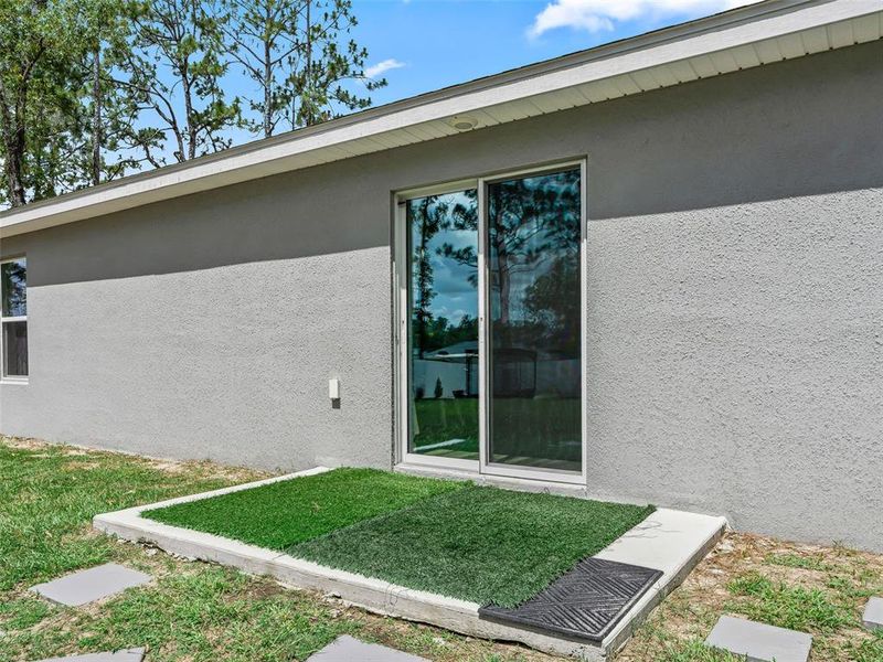 Exterior details and patio area of a home in , Ocala (Image 26).