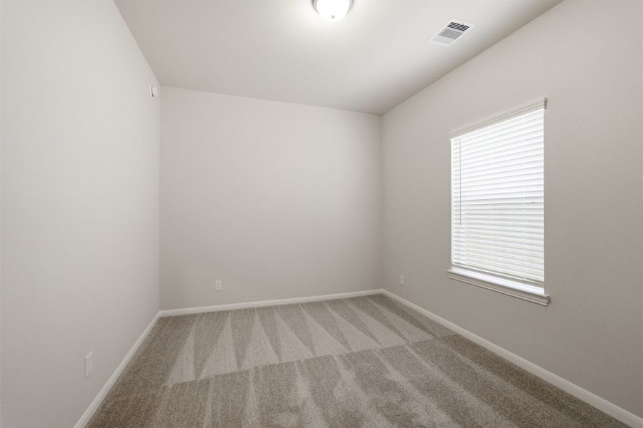 Spacious, unfurnished interior of a new home in Trails at Woodhaven Lakes, La Marque (Image 16).