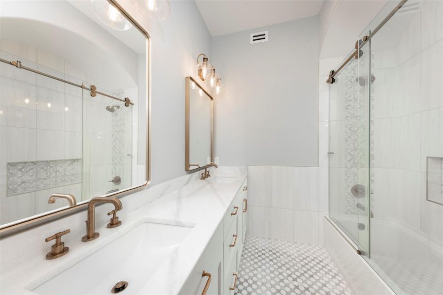 Example of Builders previously built home with similar finishes.