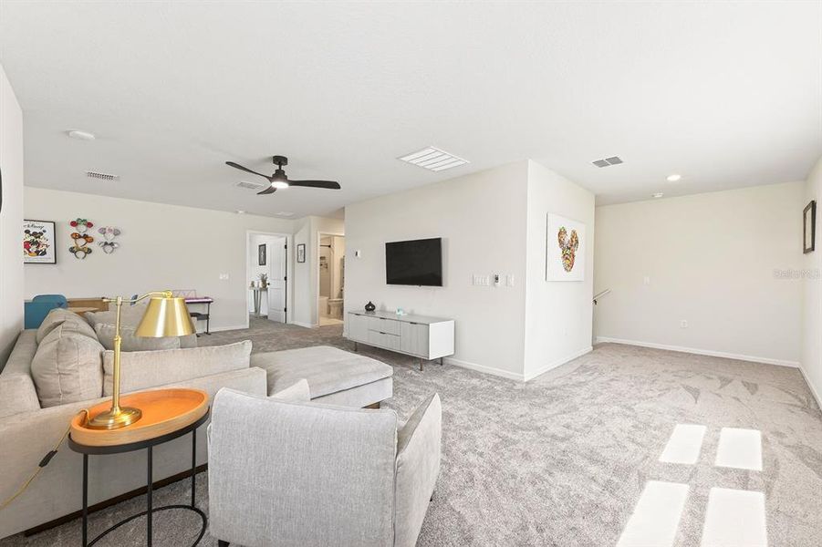 Furnished interior view inside a new home in , Winter Garden (Image 34).